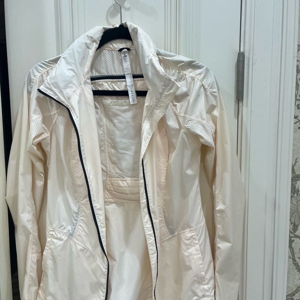 Lulu lemon wind breaker
